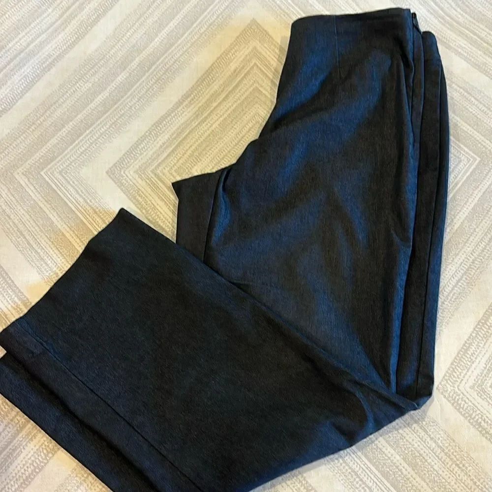 GAP Women’s Dark Wash Side Zipper Cropped Pants